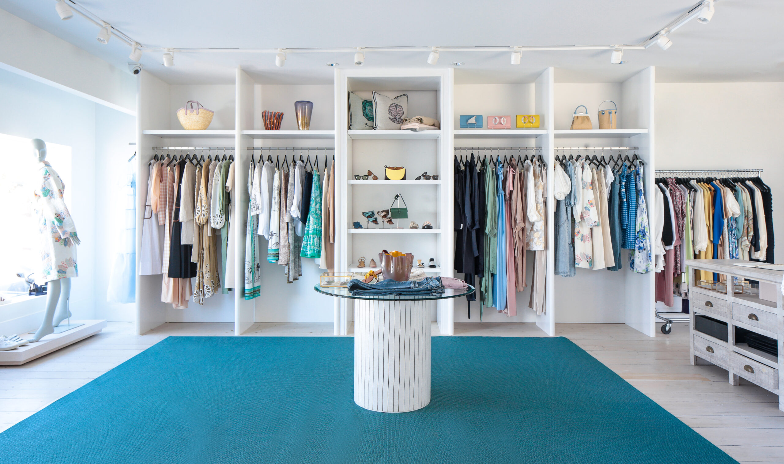 Small Clothing Boutique Interior Design Ideas